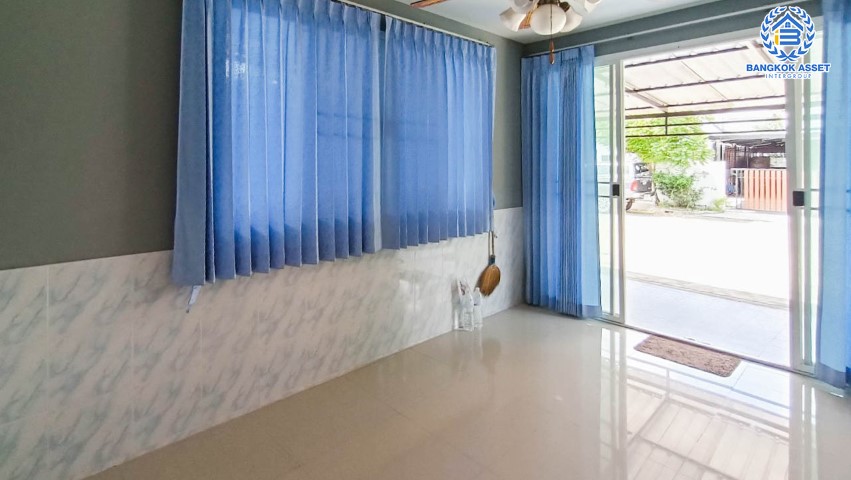 *****บ้านเดี่ยวมือสอง ปทุมธานี ม.พฤกษาวิลเลจ35 รังสิต-คลอง3 เนื้อที่กว้างขวางมากถึง 52 ตร.ว. ฟังก์ชัน 3 ห้องนอน 2 ห้องน้ำ 2 ที่จอดรถ ตกแต่งแบบโมเดิร์น ภายในสภาพสวยพร้อมเข้าอยู่ บนทำเลแห่งการเดินทาง ใกล้ฟิวเจอร์พาร์ค รังสิต, ใกล้มอเตอร์เวย์ "บางปะอิน-บางนา"  จองเลย!